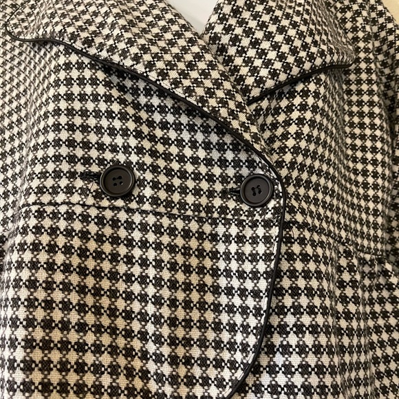 Folded & Hung Black and White 3/4 Sleeve Crop Jacket Size Small - Picture 2 of 9